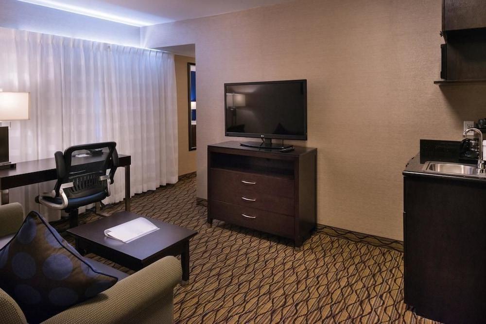 Holiday Inn Express & Suites Pasadena - Los Angeles By Ihg Exterior foto