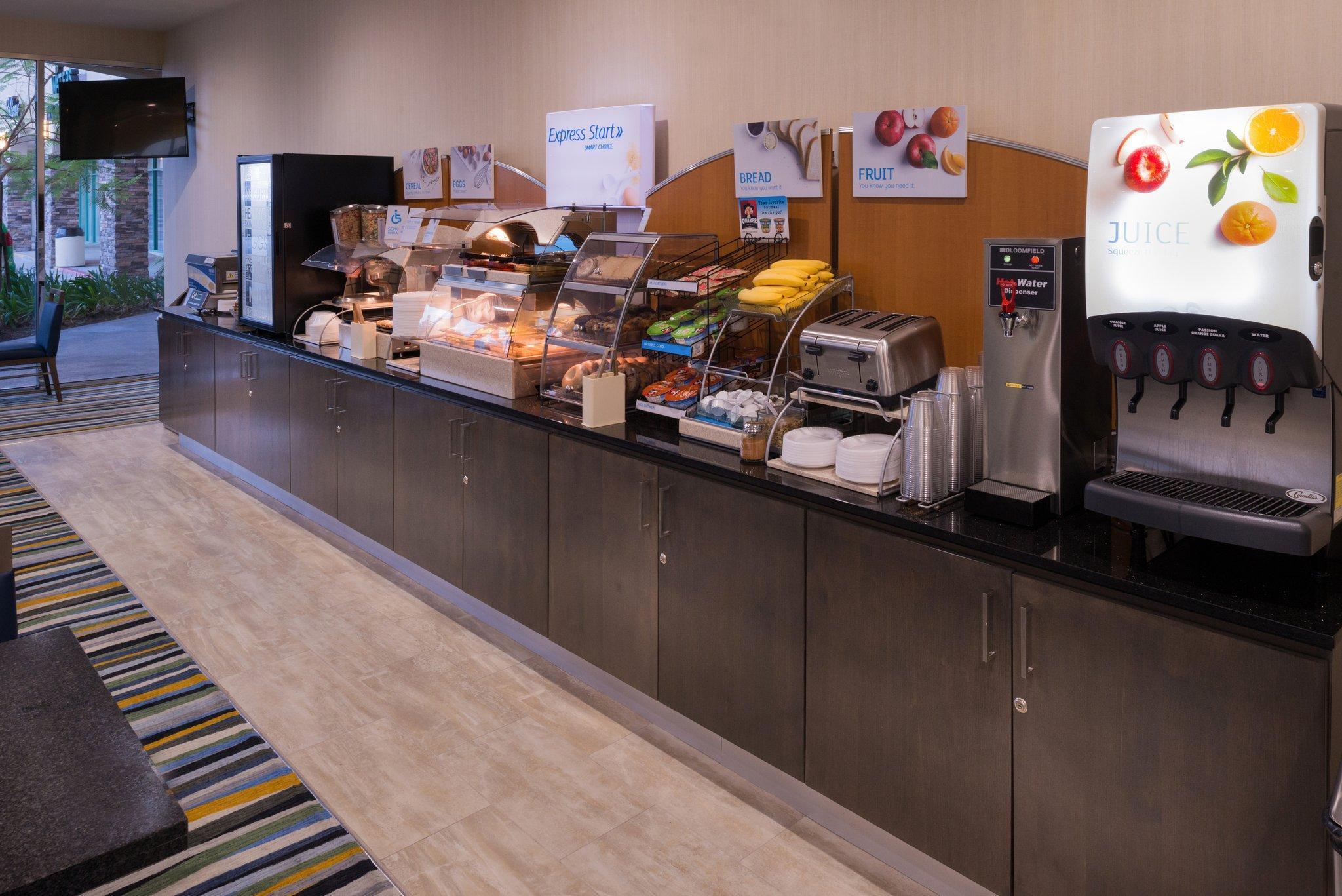 Holiday Inn Express & Suites Pasadena - Los Angeles By Ihg Exterior foto