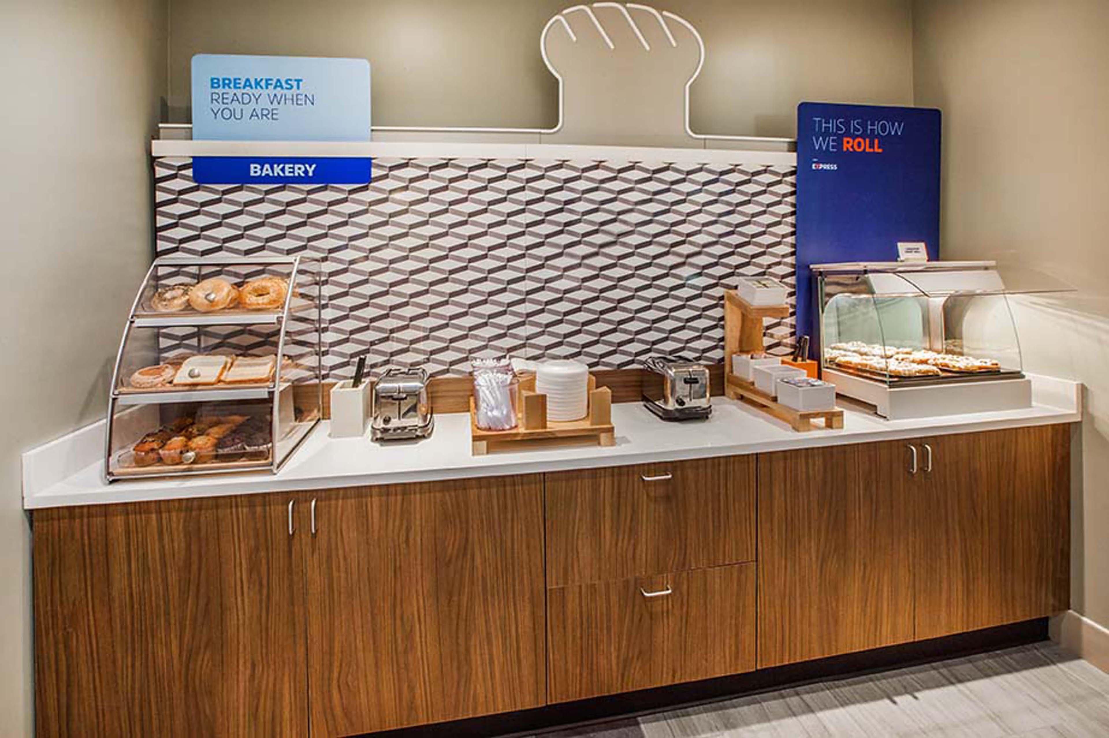 Holiday Inn Express & Suites Pasadena - Los Angeles By Ihg Exterior foto
