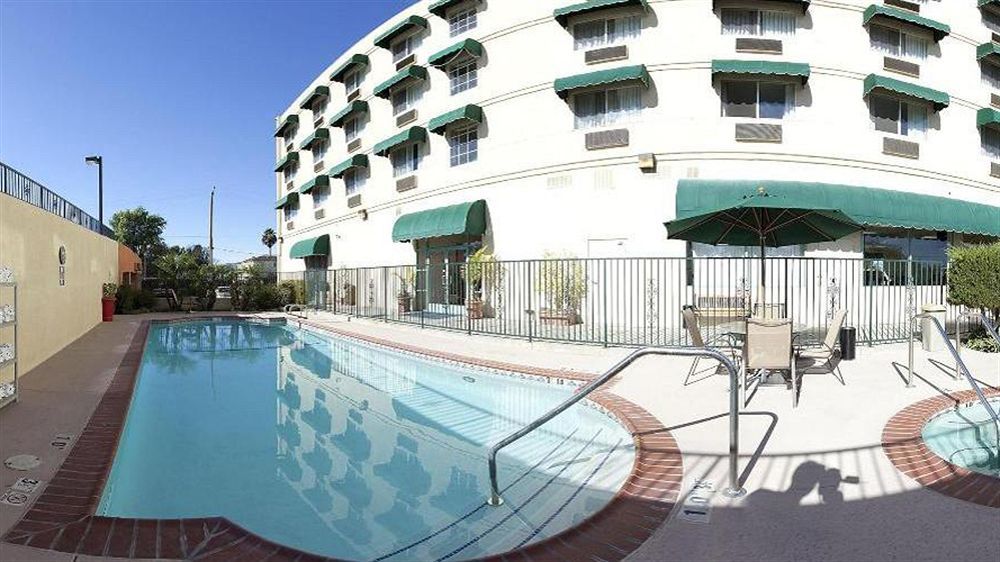 Holiday Inn Express & Suites Pasadena - Los Angeles By Ihg Exterior foto