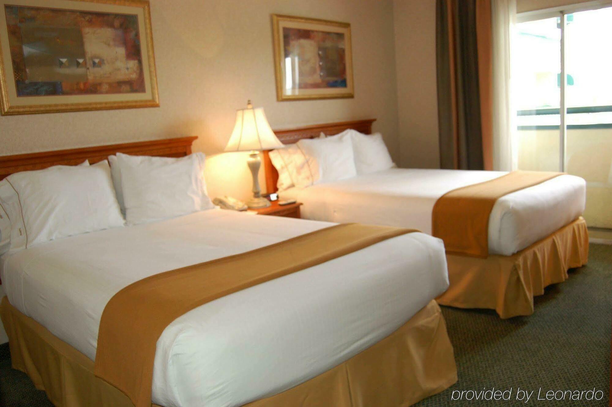 Holiday Inn Express & Suites Pasadena - Los Angeles By Ihg Zimmer foto