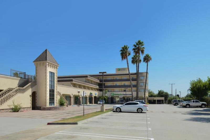 Holiday Inn Express & Suites Pasadena - Los Angeles By Ihg Exterior foto